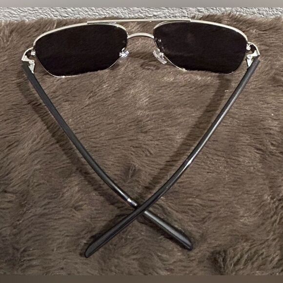 Silver and Black Sunglasses with CAT3 Aviators Design Excellent Condition UNISEX - Picture 2 of 4